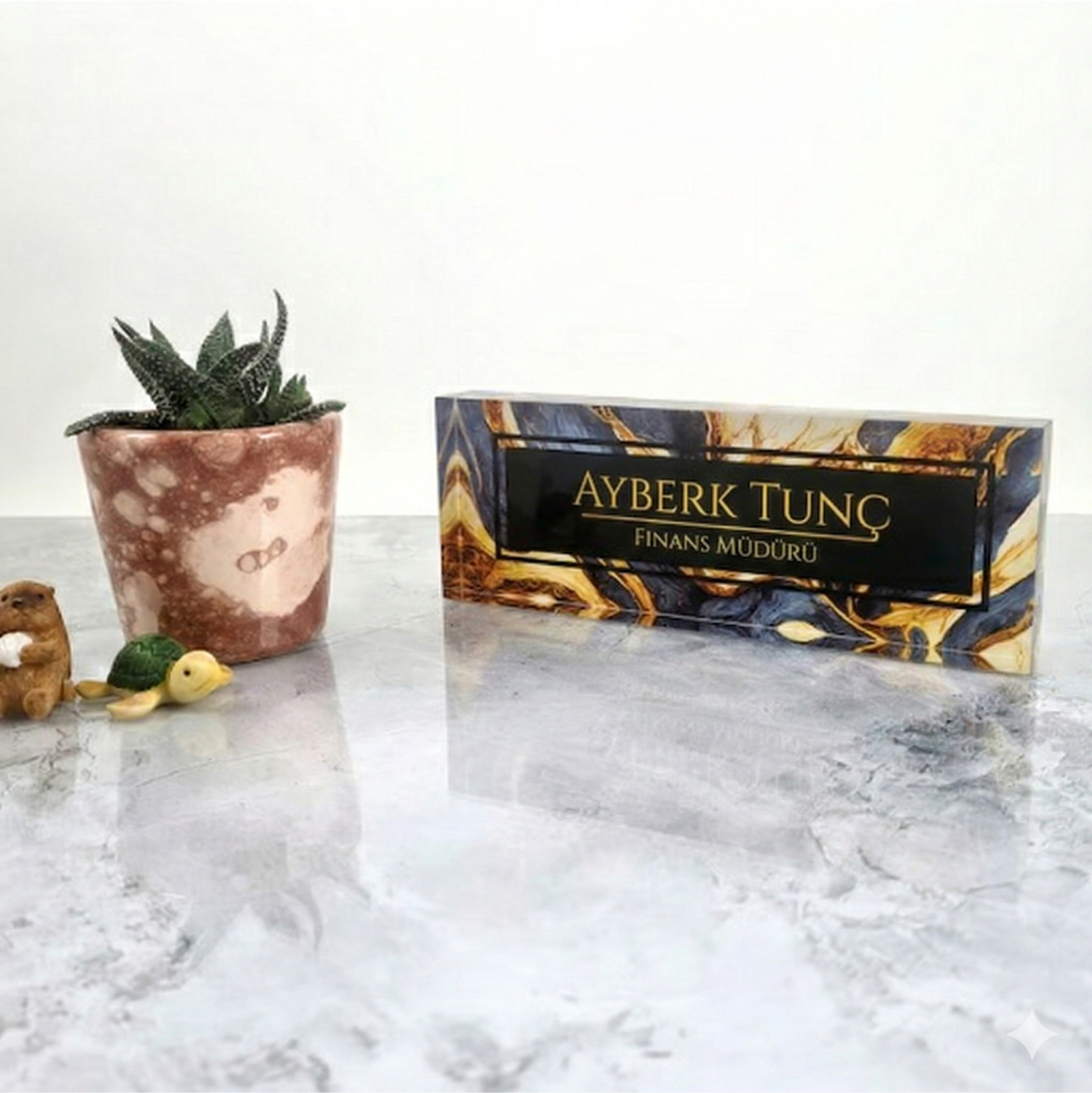 3D Akrilik Masa İsimliği